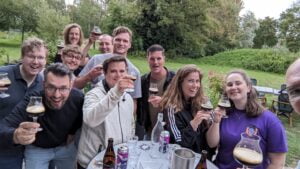 Bierproeverij met collega's op het werk